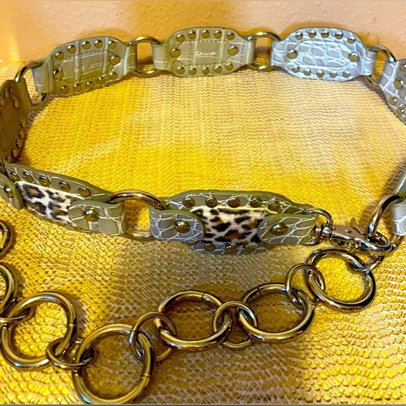 B. Makowsky vintage metallic silver crossbody bag with leopard print lining - Picture 10 of 10